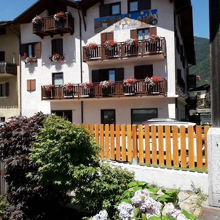 Casa Salvaterra Affittacamere Pinzolo Kültér fotó